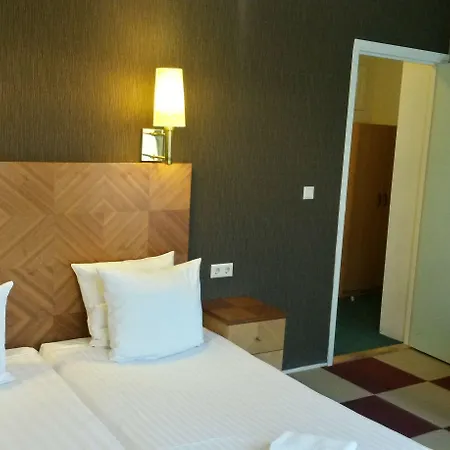 Plantage 2* אמסטרדם