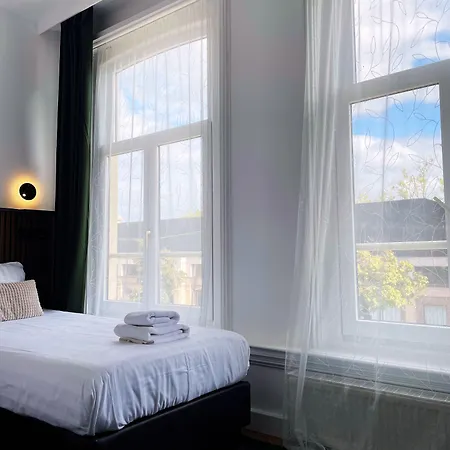 מלון Plantage 2*